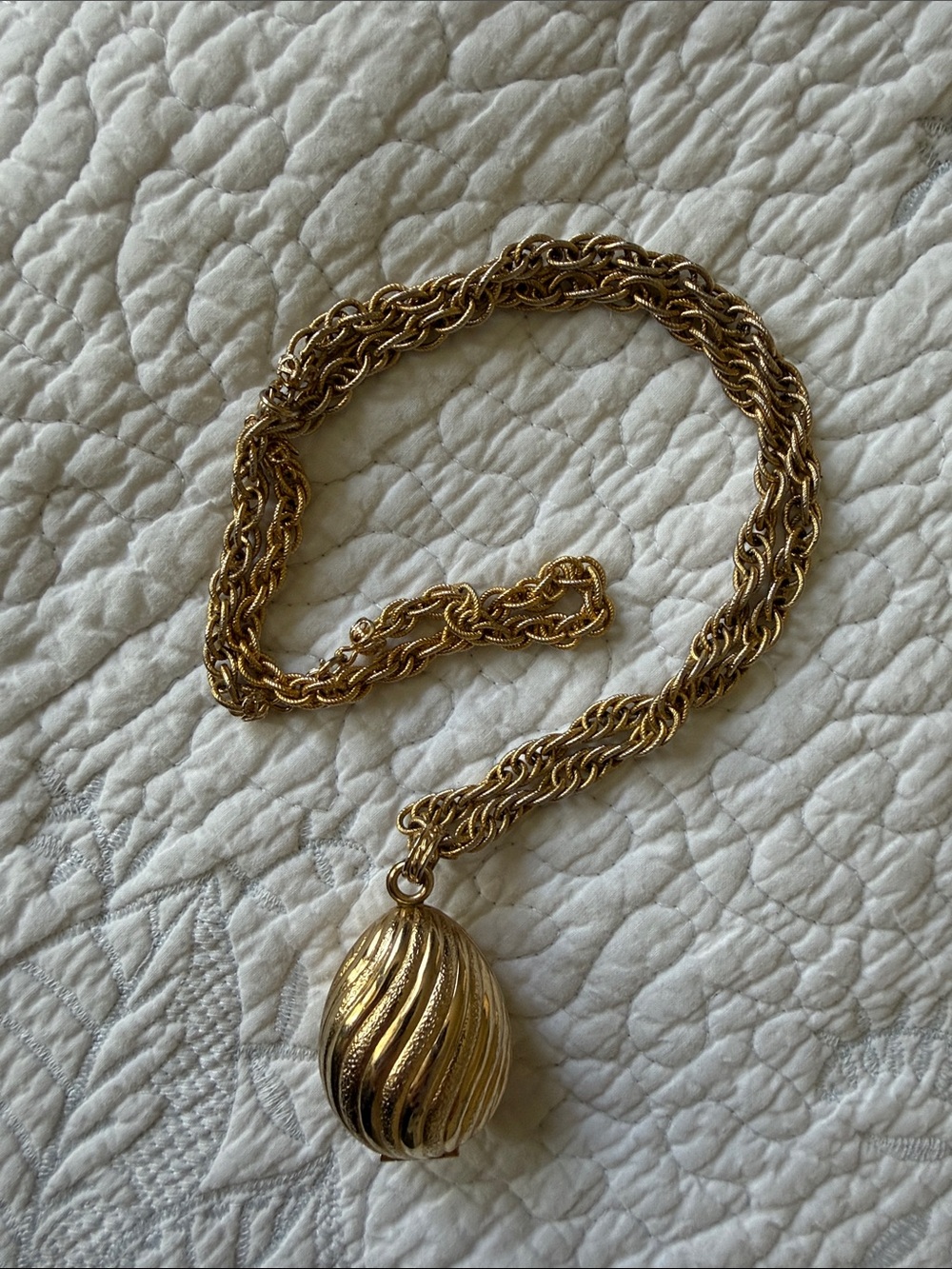 Vintage Avon 1968 "Golden Charmer" Perfume Necklace